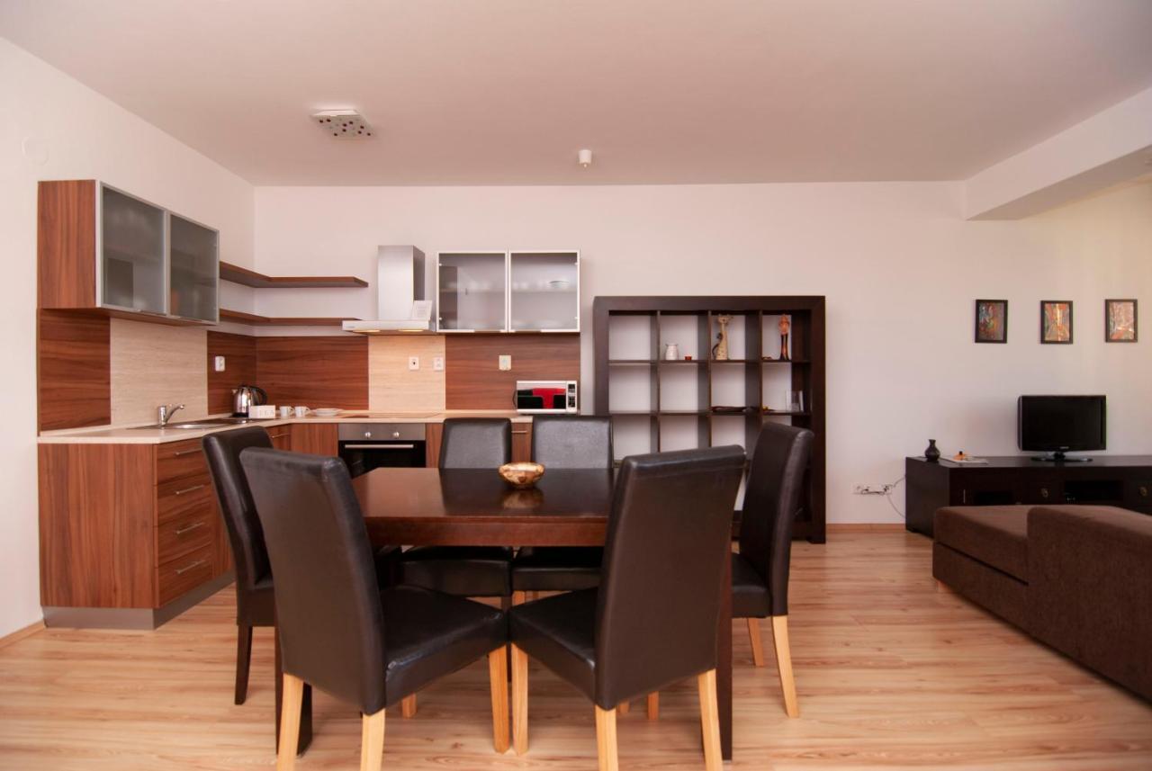 Apartmany Sileas เวลคา ลอมนิตซา ภายนอก รูปภาพ