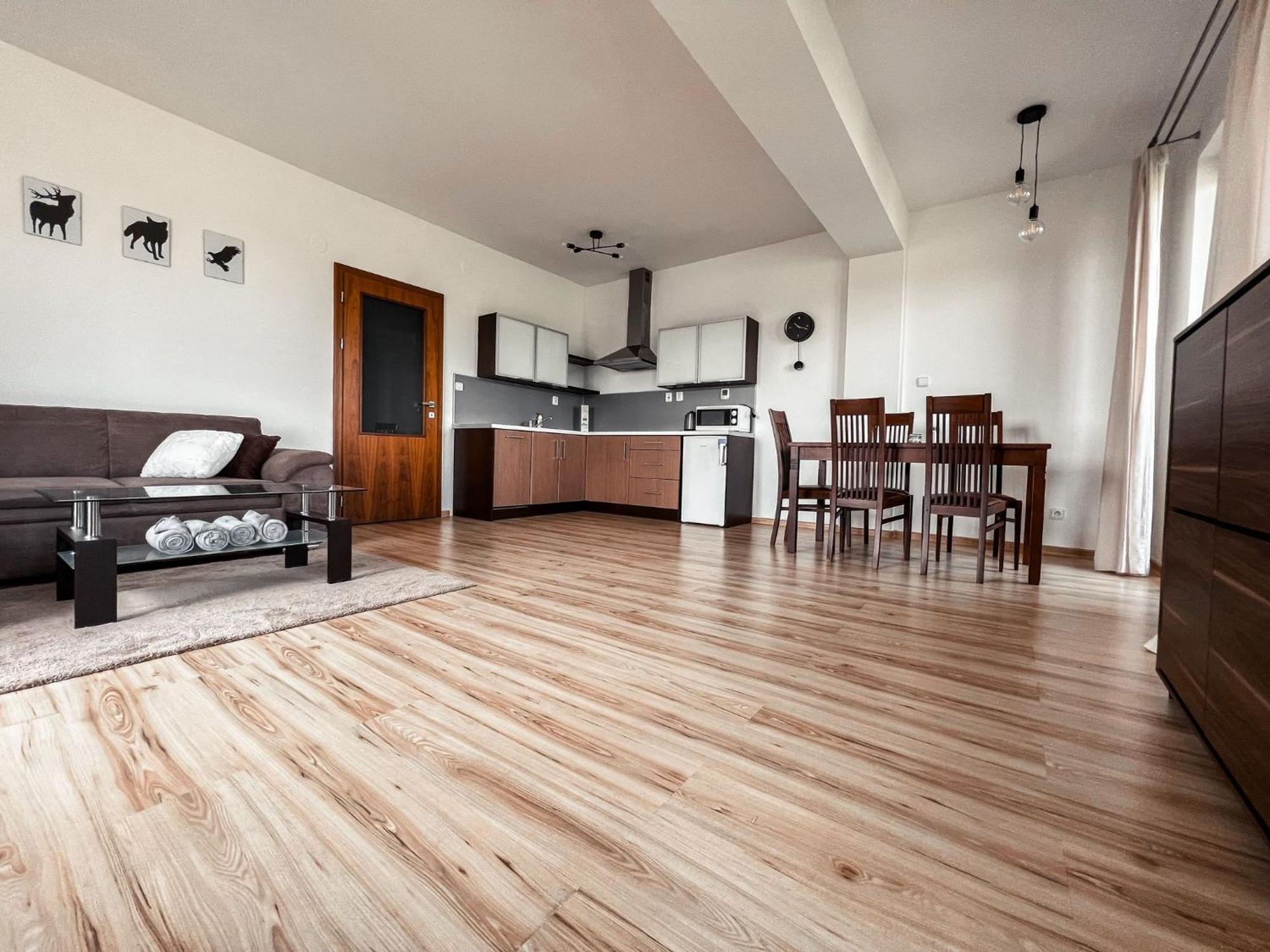Apartmany Sileas เวลคา ลอมนิตซา ภายนอก รูปภาพ